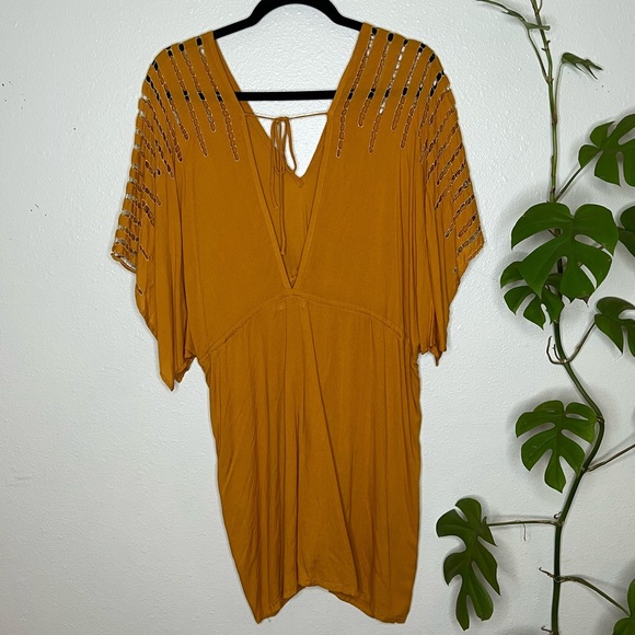 ❌SOLD❌Tiare Hawaii Dress - Picture 2 of 3